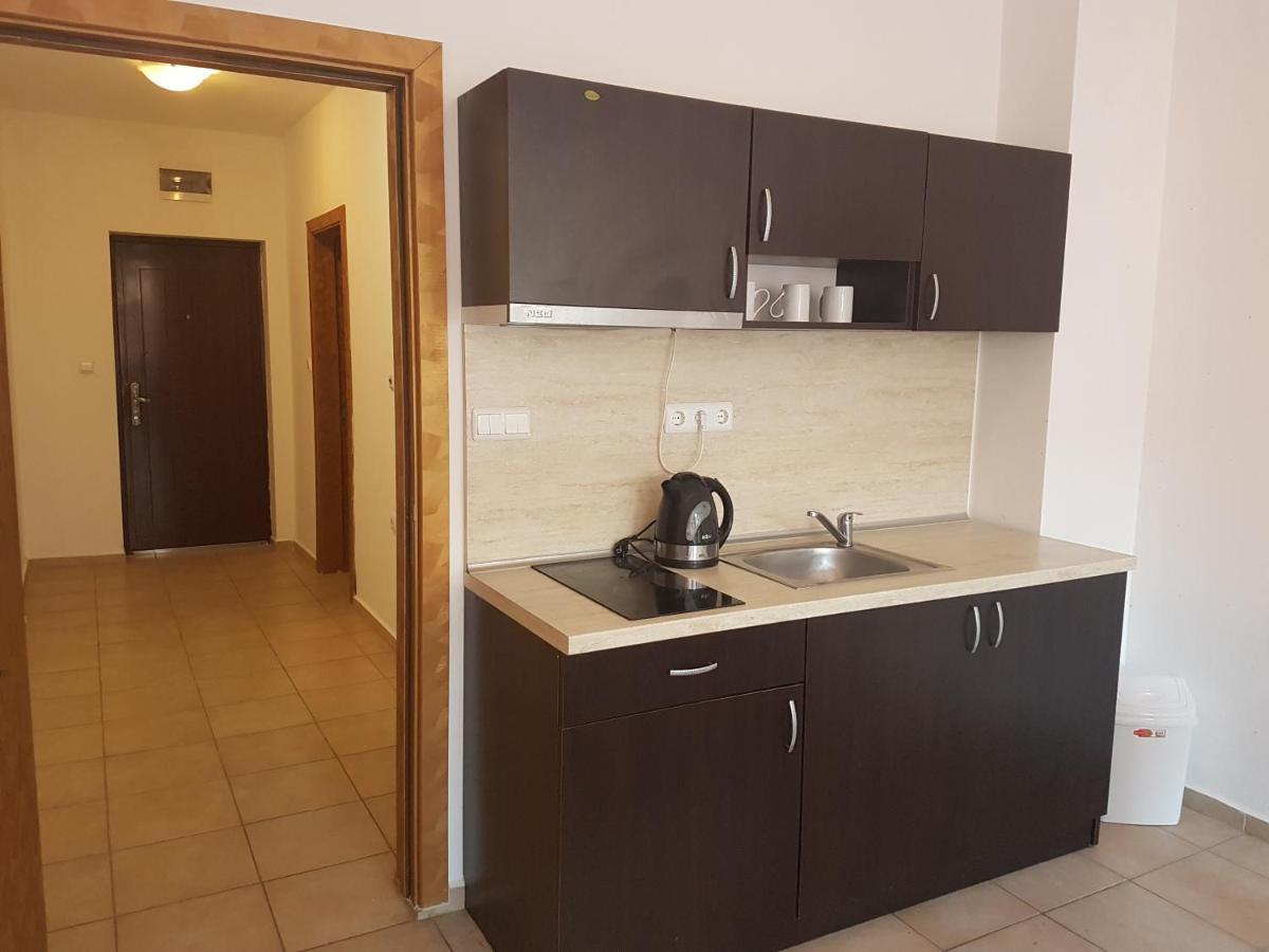 Salt Lake Aparthotel Pomorie Exterior foto